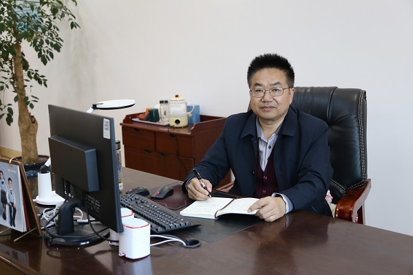 王加升黨委委員、副校長簡介