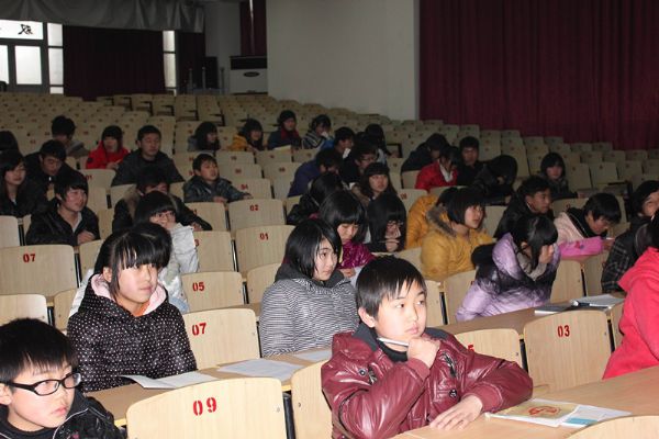 2012年泰州實(shí)驗(yàn)中學(xué)2月22日團(tuán)支部例會
