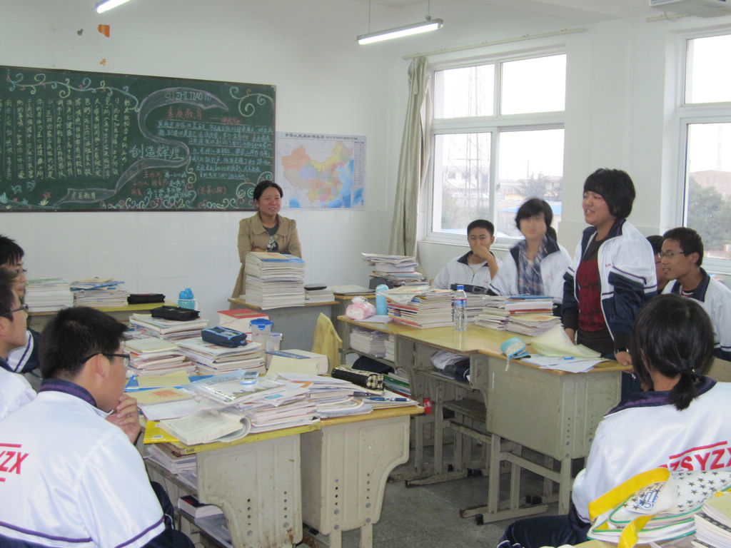 校馨心苑心理社團舉行“中學(xué)生能否帶手機進(jìn)校園”辯論賽
